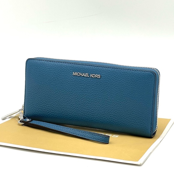 Michael Kors Large Continental Wallet Wristlet - Picture 1 of 7